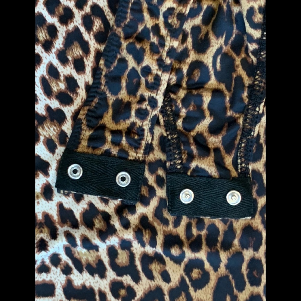 NEW FYEO Leopard Bodysuit Top - Picture 3 of 5